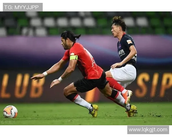 重庆足球队实力之争引发热议球迷观点各异谁能说服对方 重庆足球队实力之争引发热议球迷观点各异谁能说服对方