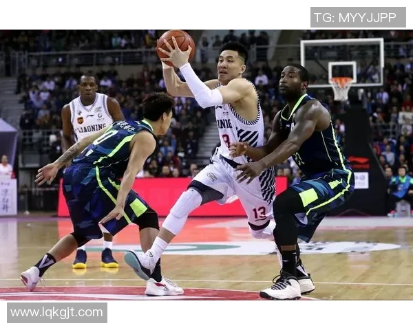 重庆足球队配合变革引发热议助力球队重回巅峰之路 重庆足球队配合变革引发热议助力球队重回巅峰之路