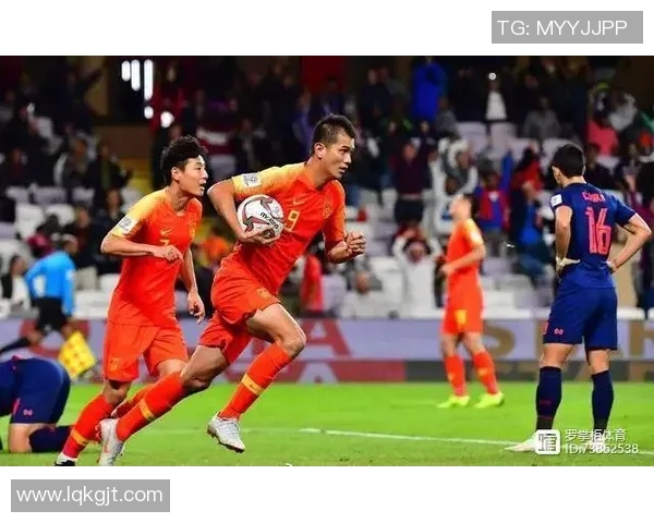 重庆足球队与深圳足球队赛后复盘分析比赛经验与战术调整探讨