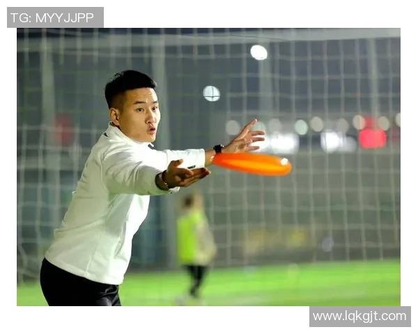 飞盘新手必看:全面解析飞盘技术与实战技巧的入门指南 飞盘新手必看:全面解析飞盘技术与实战技巧的入门指南