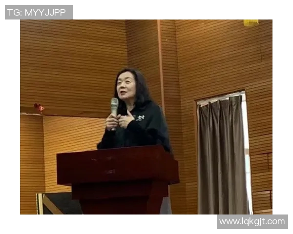 飞盘追梦:吴芳的热血人生与深度对话探索 飞盘追梦:吴芳的热血人生与深度对话探索