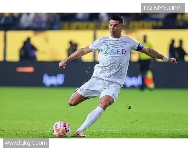 克罗斯在足球世界中的影响力与成就分析及其未来发展展望