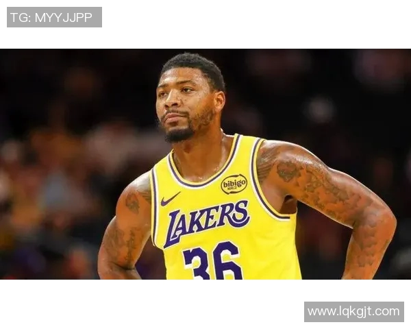 马库斯斯马特的篮球之路与传奇时刻回顾