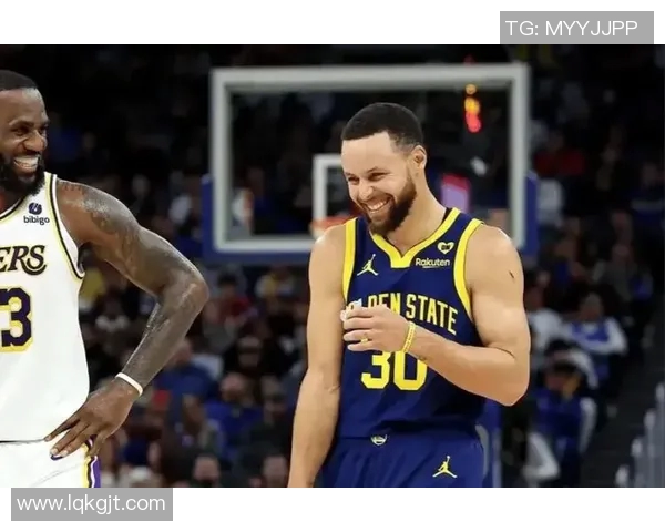 54勇士与快船的激烈对决谁能在这场比赛中笑到最后 54勇士与快船的激烈对决谁能在这场比赛中笑到最后