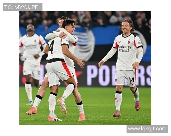 AC米兰与亚特兰大激战正酣谁能在意甲赛场中笑到最后 AC米兰与亚特兰大激战正酣谁能在意甲赛场中笑到最后