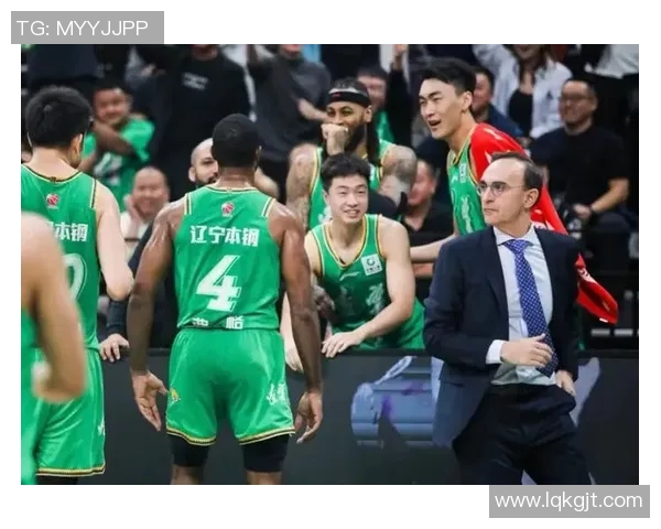 中国蓝队与立陶宛激战正酣比分悬念引发球迷热议