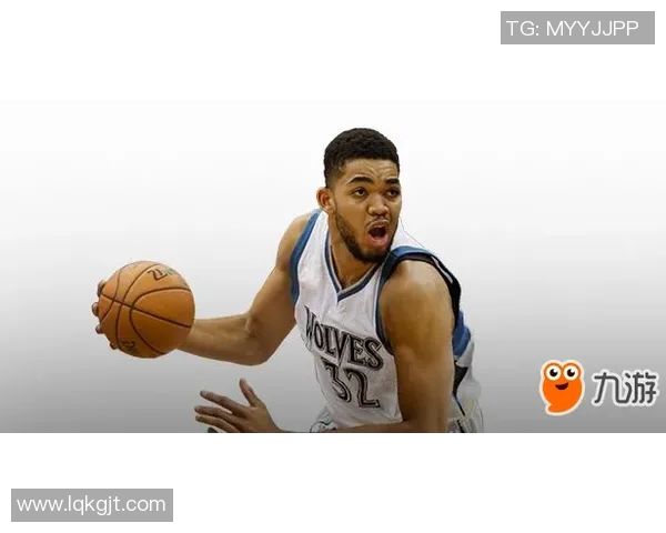 卡尔安东尼唐斯如何在NBA赛场上重塑自己的篮球生涯与领导力