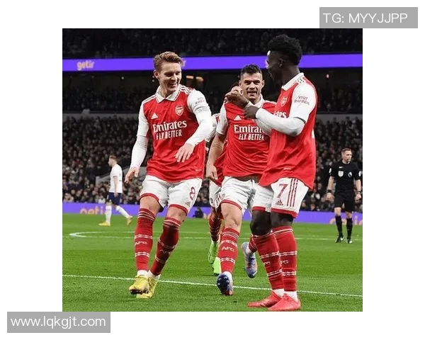 厄德高的崛起与挑战：从天才少年到足坛巨星的成长之路